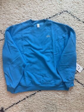 🩵NWT🩵ALO Yoga Azure Blue Accolade Crew Neck Pullover